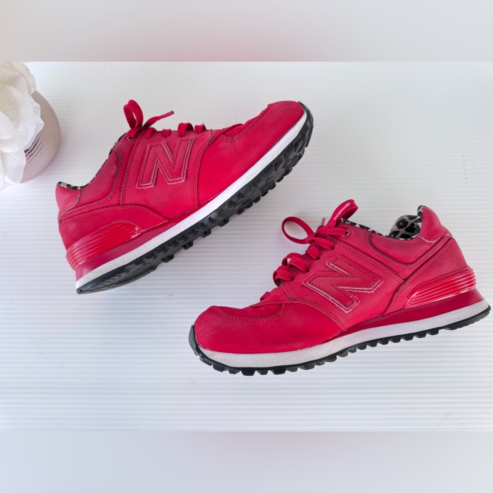 New Balance 574 V1 High Roller Red Sneakers WL574SPR Women’s Size 8 Leopard - Picture 6 of 14